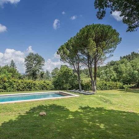 La Maison Des Artistes Menerbes Bagian luar foto