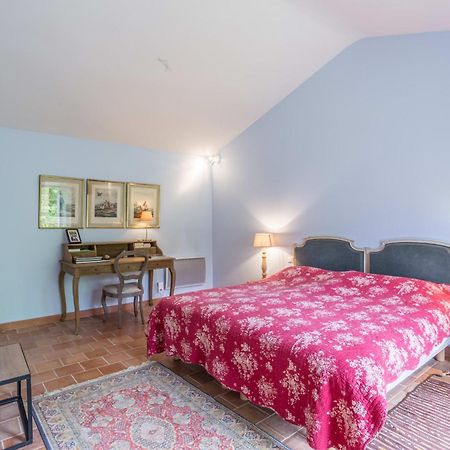 La Maison Des Artistes Menerbes Bagian luar foto