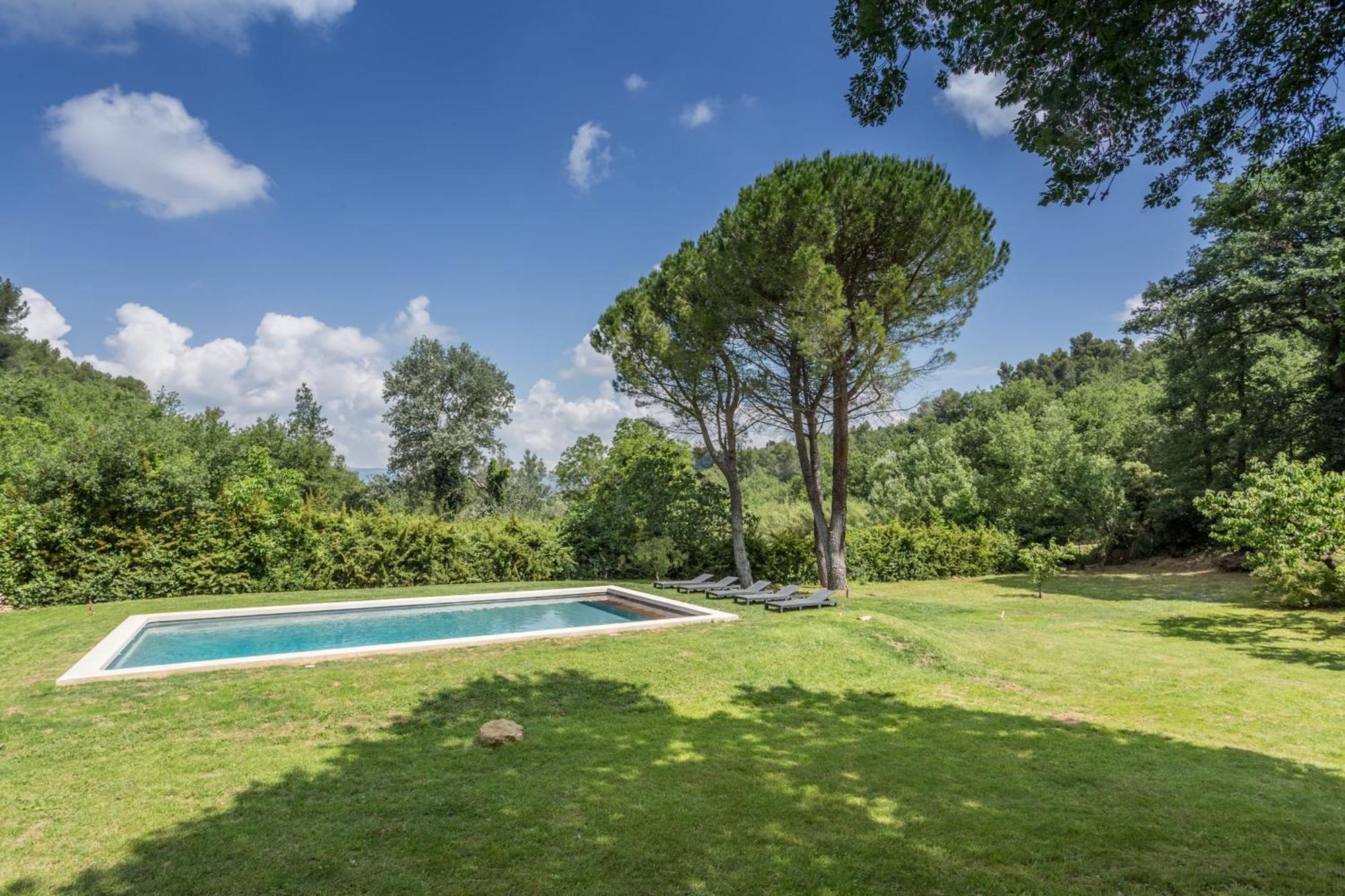 La Maison Des Artistes Menerbes Bagian luar foto