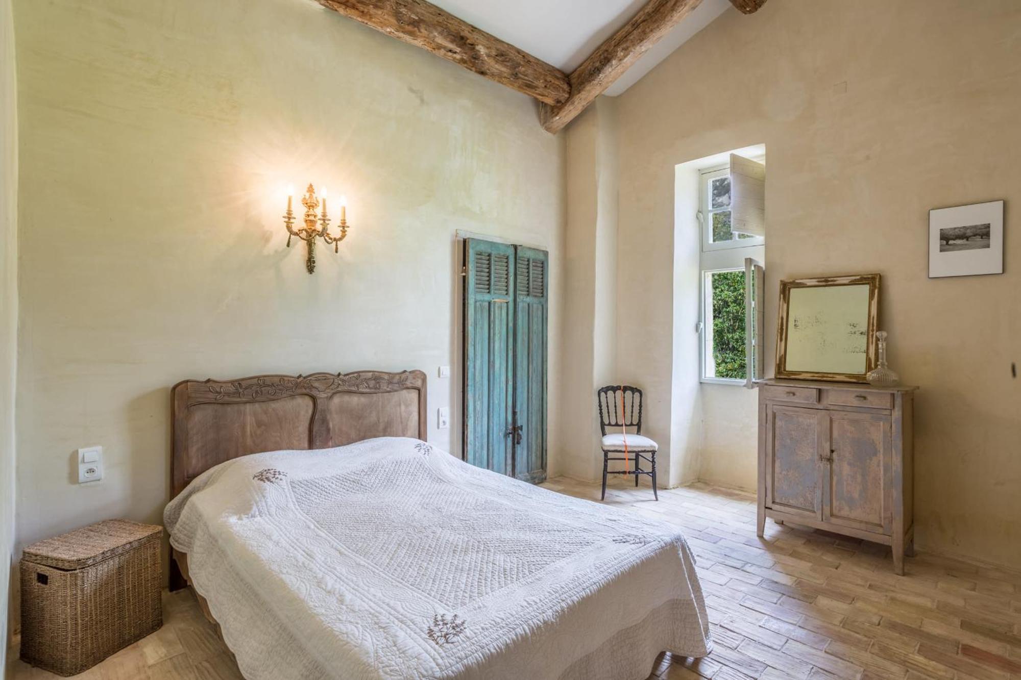 La Maison Des Artistes Menerbes Bagian luar foto