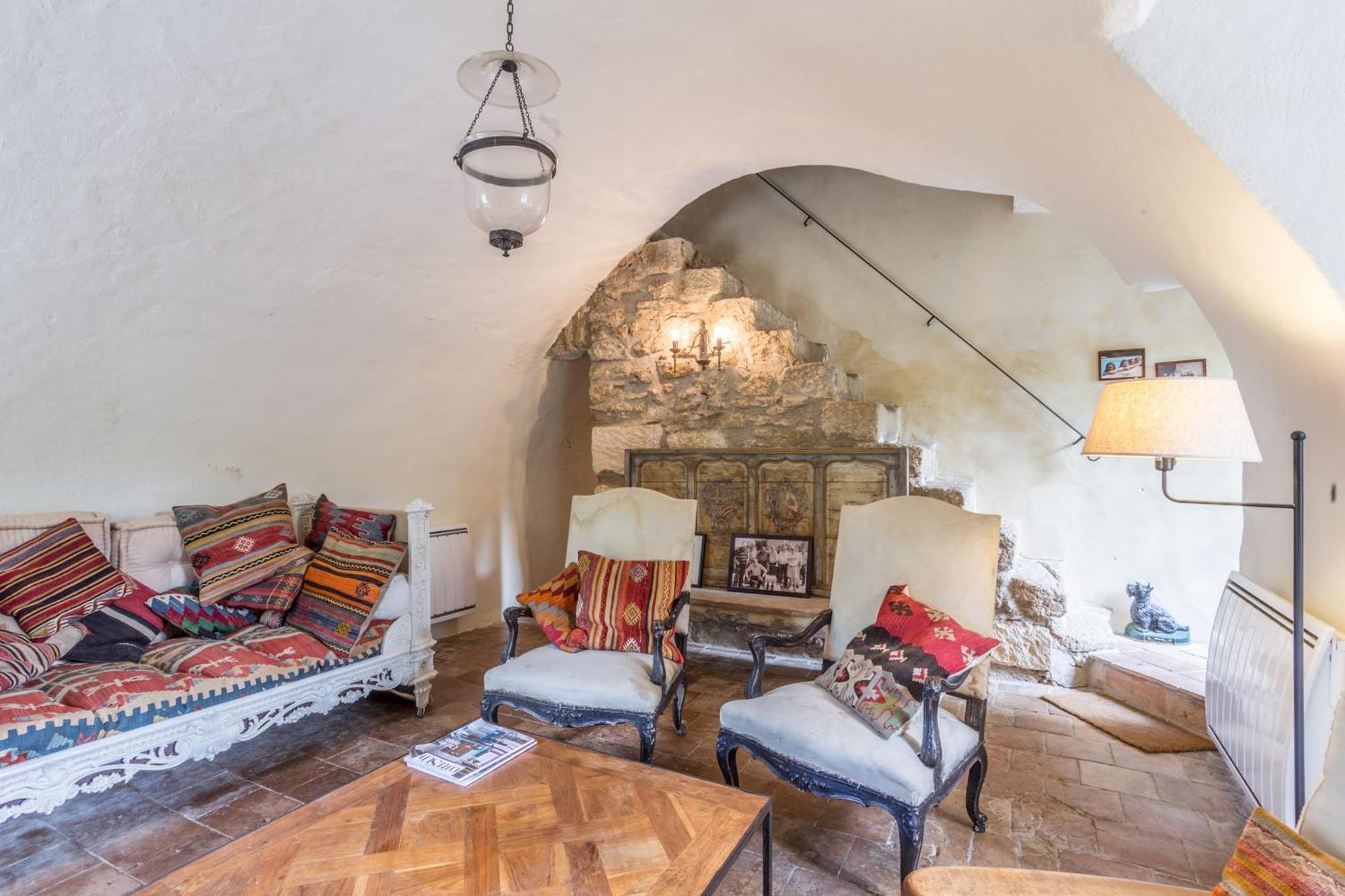 La Maison Des Artistes Menerbes Bagian luar foto